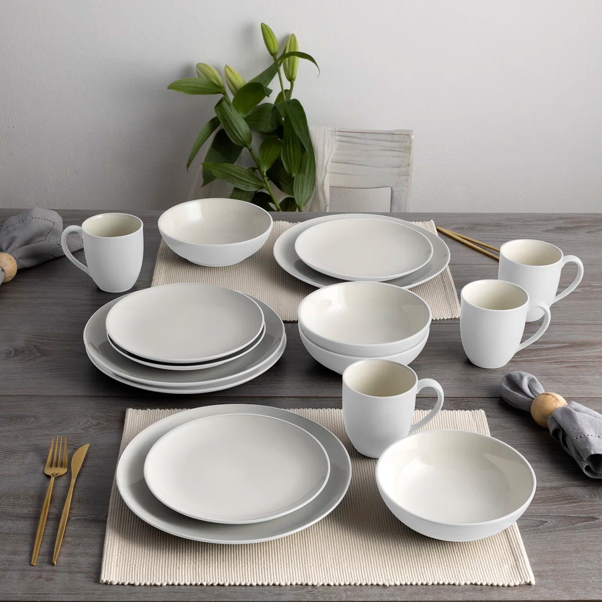 Colorwave 16-Piece Coupe Dinnerware Set, Service for 4