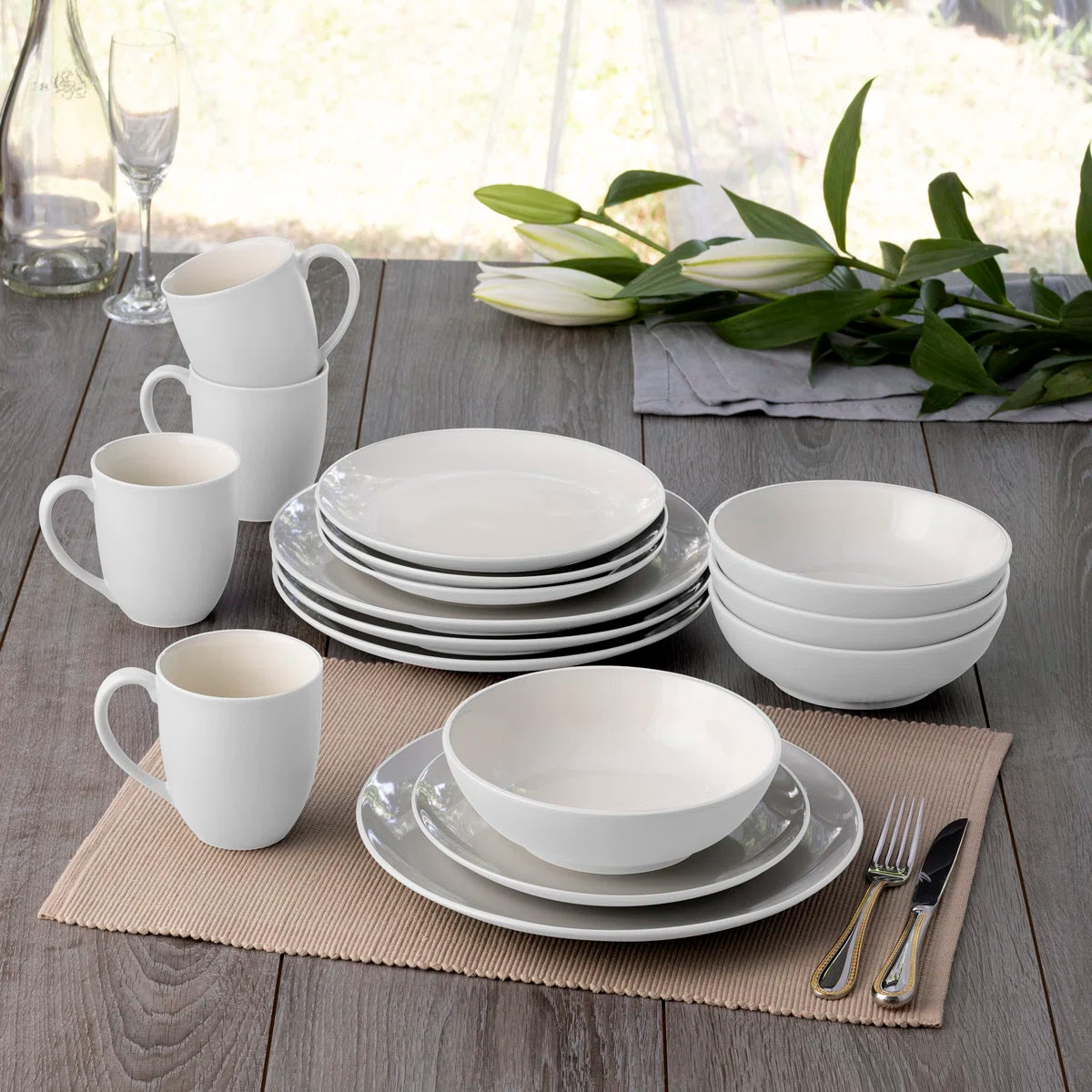 Colorwave 16-Piece Coupe Dinnerware Set, Service for 4